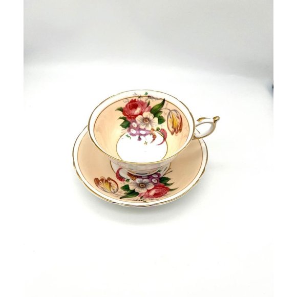 Paragon Tulip & Rose Bouquet Teacup & Saucer Double Warrant Peach Background - Picture 1 of 10